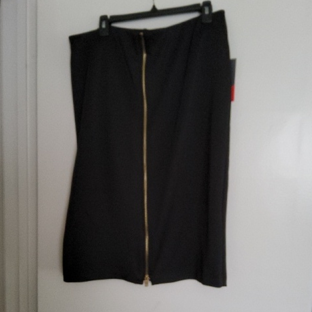 BOLD elements Black Pencil Skirt with Gold Accent